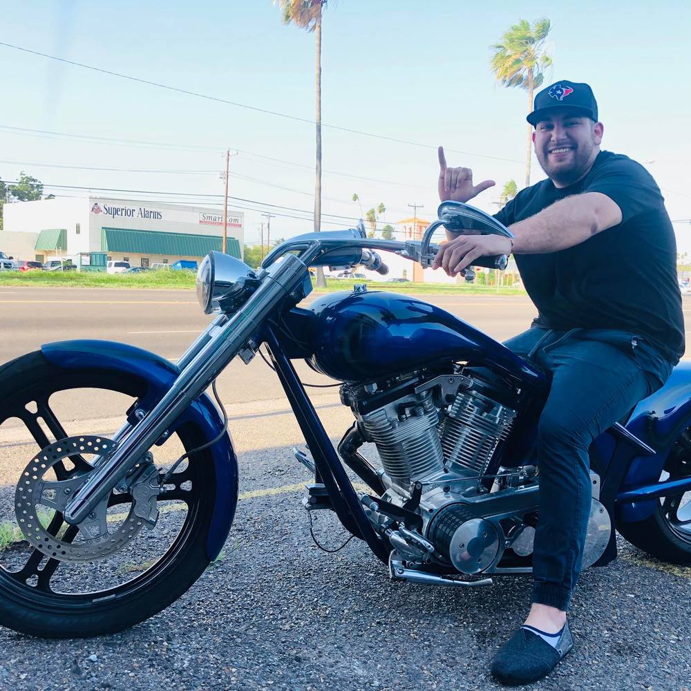 Meet your Posher, Ulises